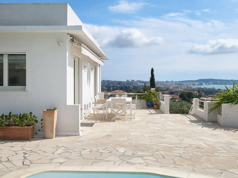 Villa for Sale in Le Golfe Juan, Antibes Area 1