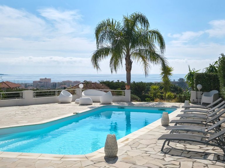 Villa for Sale in Le Golfe Juan, Antibes Area 3