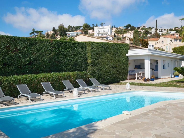 Villa for Sale in Le Golfe Juan, Antibes Area 6