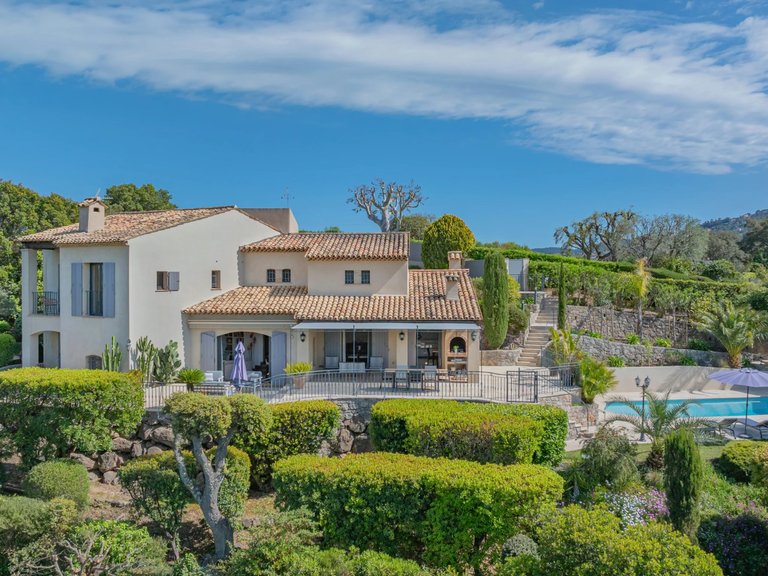 Villa for Sale in Mandelieu La Napoule, Cannes Area 1
