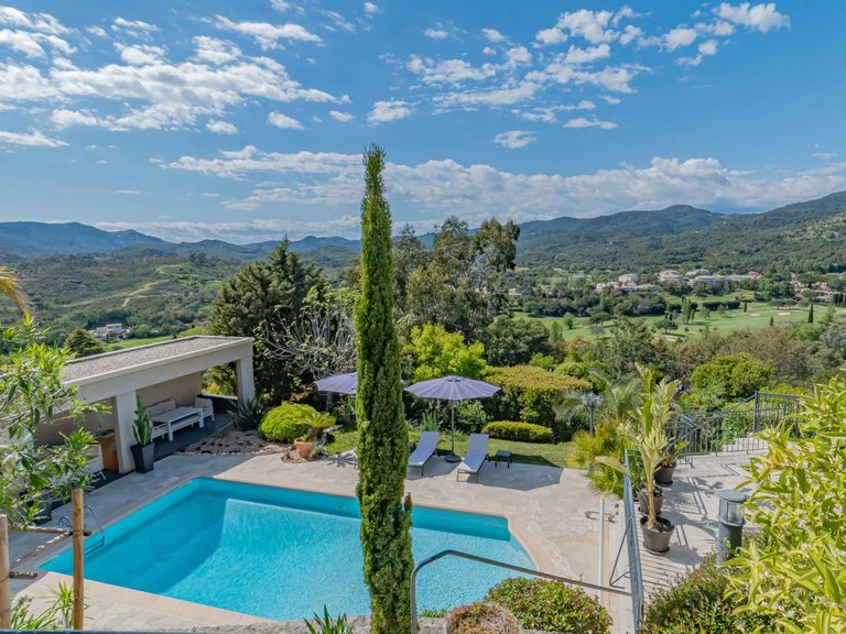 Villa for Sale in Mandelieu La Napoule, Cannes Area 2