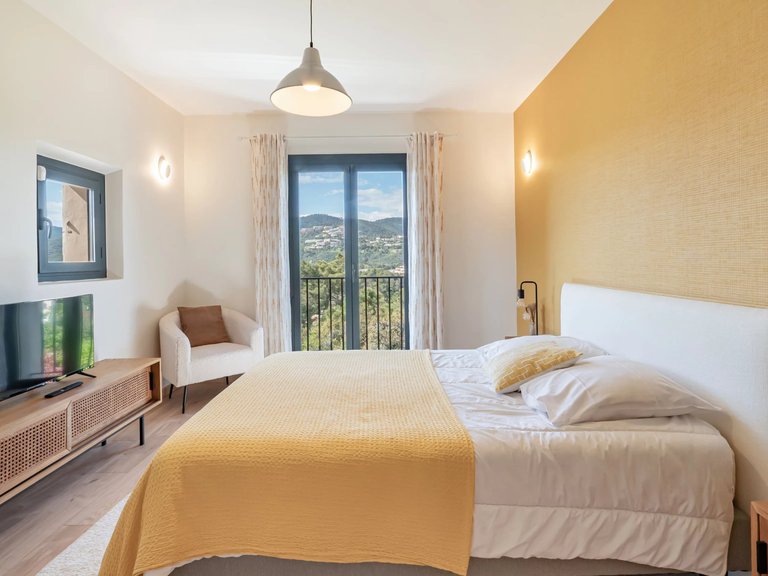 Villa for Sale in Mandelieu La Napoule, Cannes Area 12