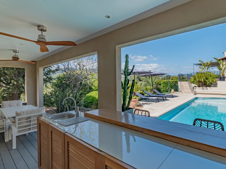 Villa for Sale in Mandelieu La Napoule, Cannes Area 4