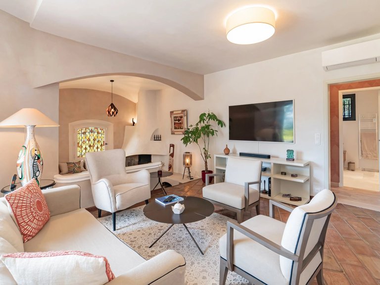 Villa for Sale in Mandelieu La Napoule, Cannes Area 7