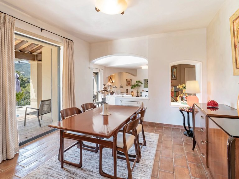 Villa for Sale in Mandelieu La Napoule, Cannes Area 8