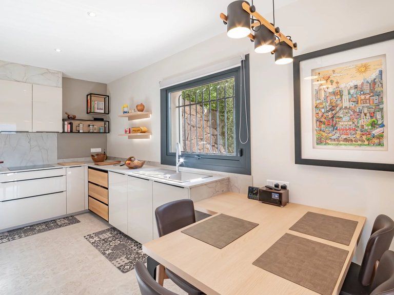 Villa for Sale in Mandelieu La Napoule, Cannes Area 10
