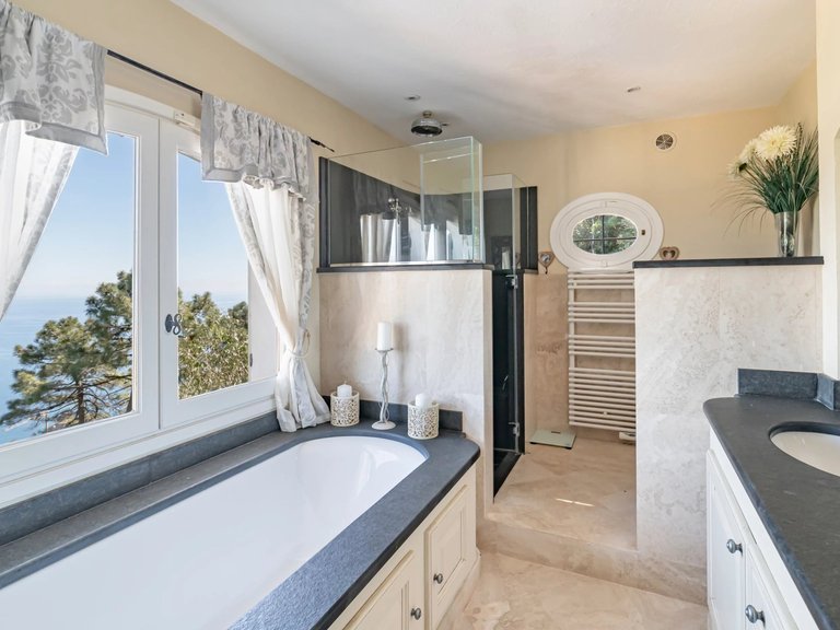 Villa for Sale in Theoule Sur Mer, Cannes Area 11