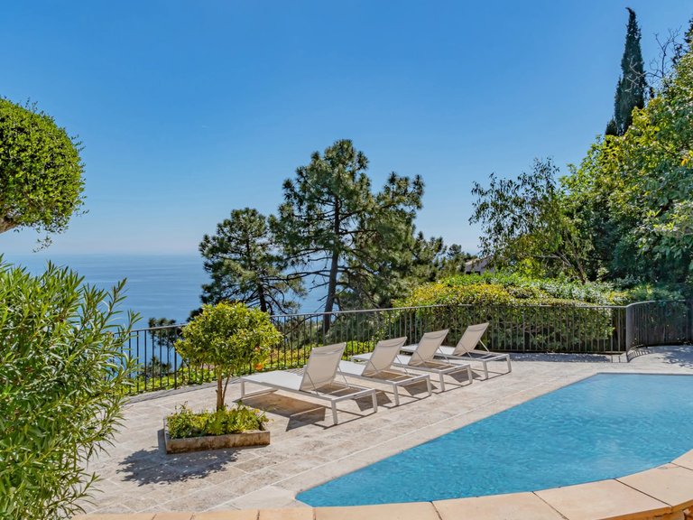 Villa for Sale in Theoule Sur Mer, Cannes Area 3