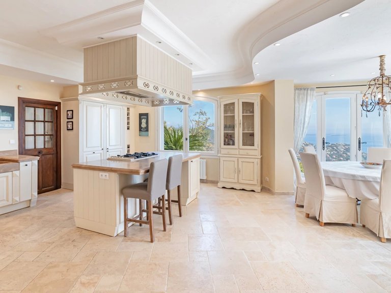 Villa for Sale in Theoule Sur Mer, Cannes Area 8
