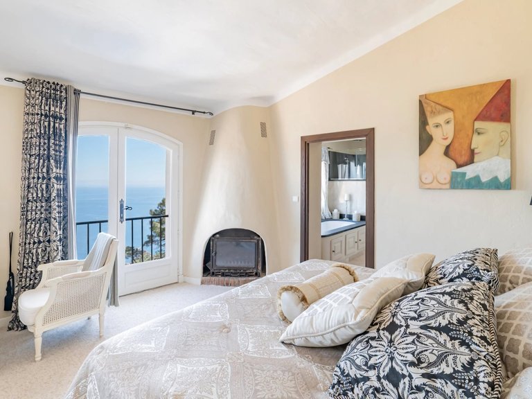 Villa for Sale in Theoule Sur Mer, Cannes Area 10
