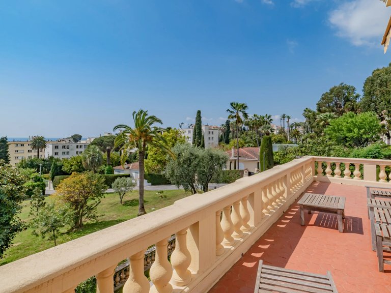 Apartment for Sale in Cannes, Cannes Area 4