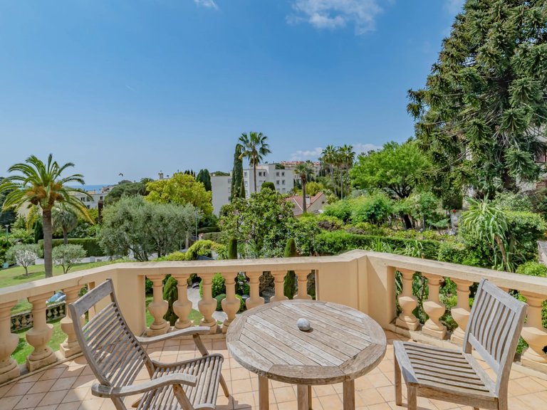 Apartment for Sale in Cannes, Cannes Area 8