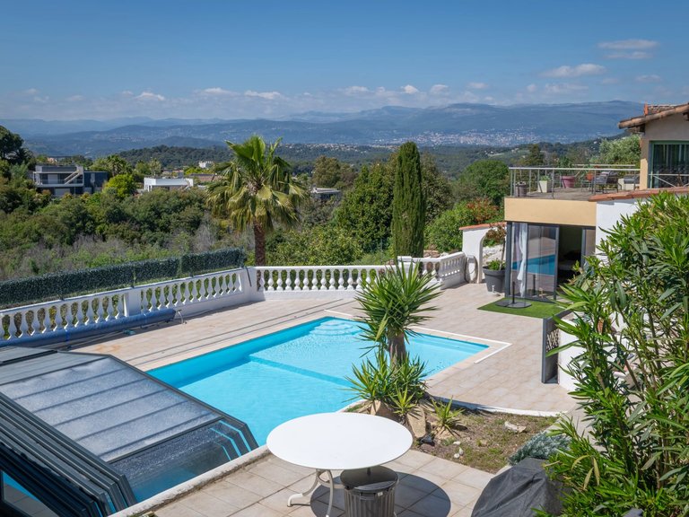 Villa for Sale in Cannes, Cannes Area 1