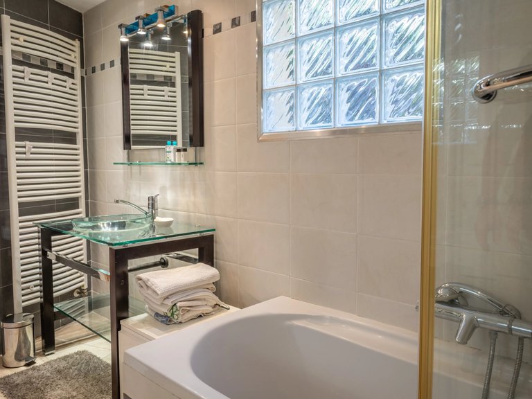 Villa for Sale in Cannes, Cannes Area 15
