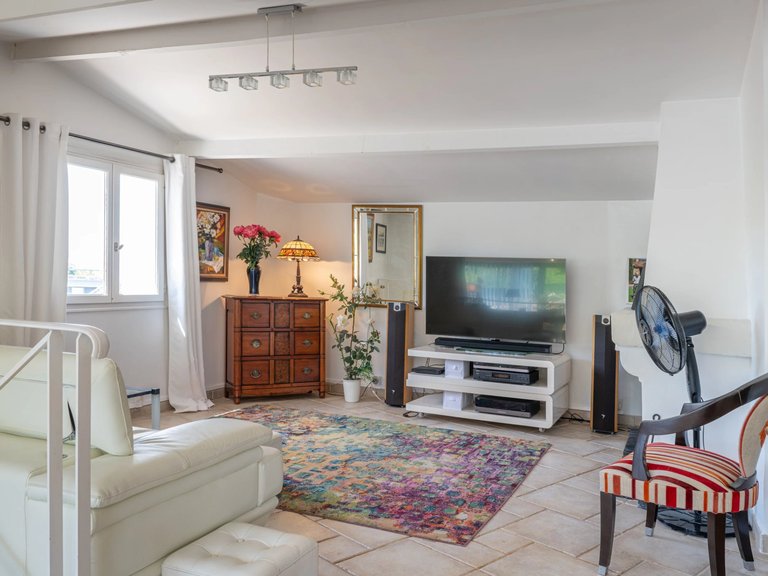 Villa for Sale in Cannes, Cannes Area 8
