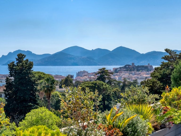 Apartment for Sale in Cannes, Cannes Area 1