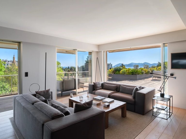 Apartment for Sale in Cannes, Cannes Area 6