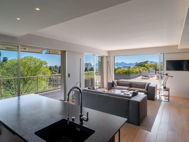 Apartment for Sale in Cannes, Cannes Area 10