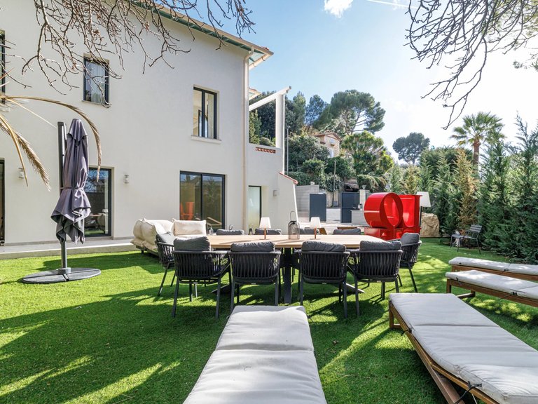 Villa for Sale in Cannes, Cannes Area 2