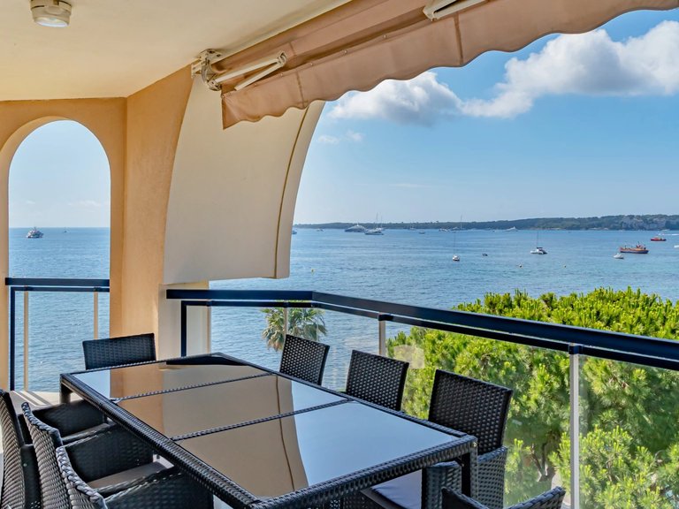 Apartment for Sale in Cannes, Cannes Area 1
