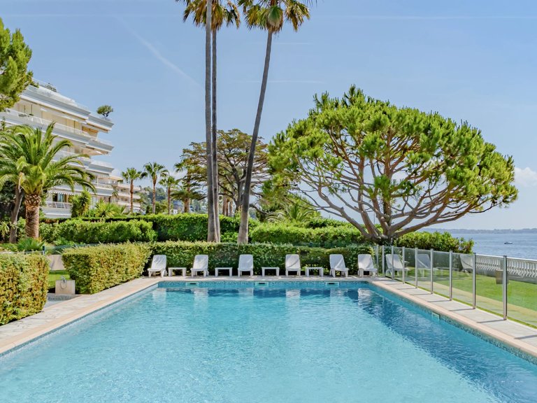 Apartment for Sale in Cannes, Cannes Area 11