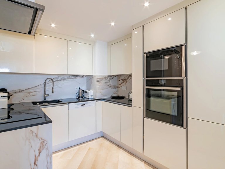 Apartment for Sale in Cannes, Cannes Area 4