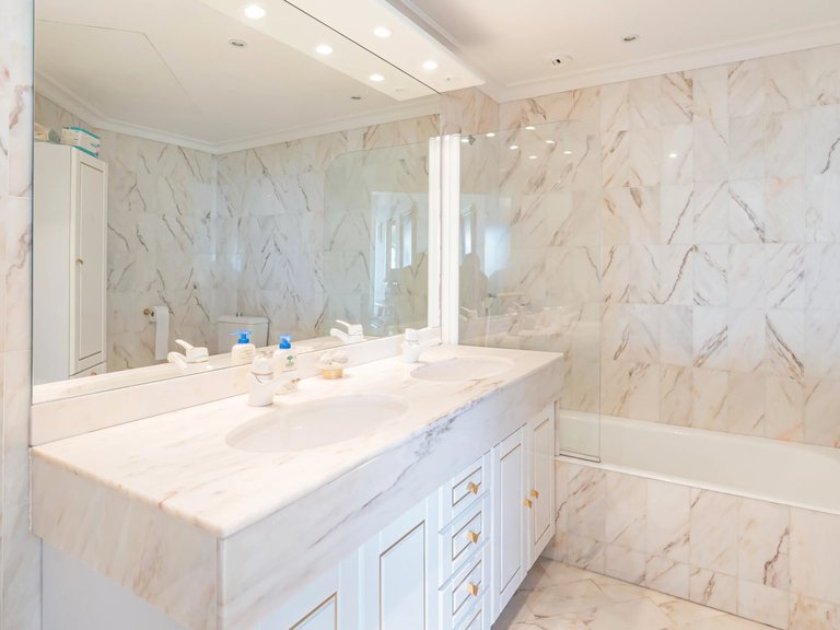 Apartment for Sale in Cannes, Cannes Area 8