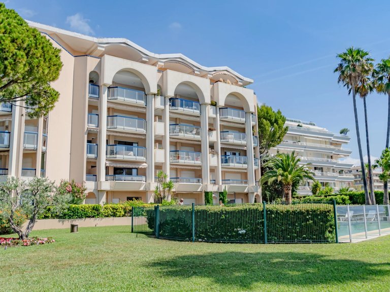 Apartment for Sale in Cannes, Cannes Area 9