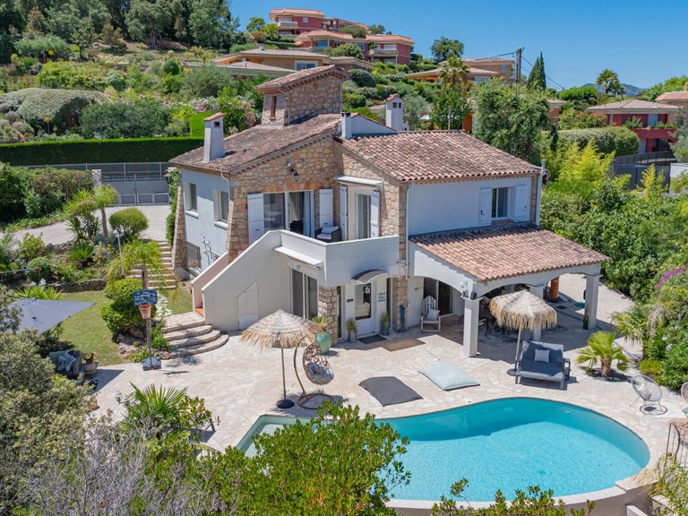 Villa for Sale in Mandelieu La Napoule, Cannes Area 1