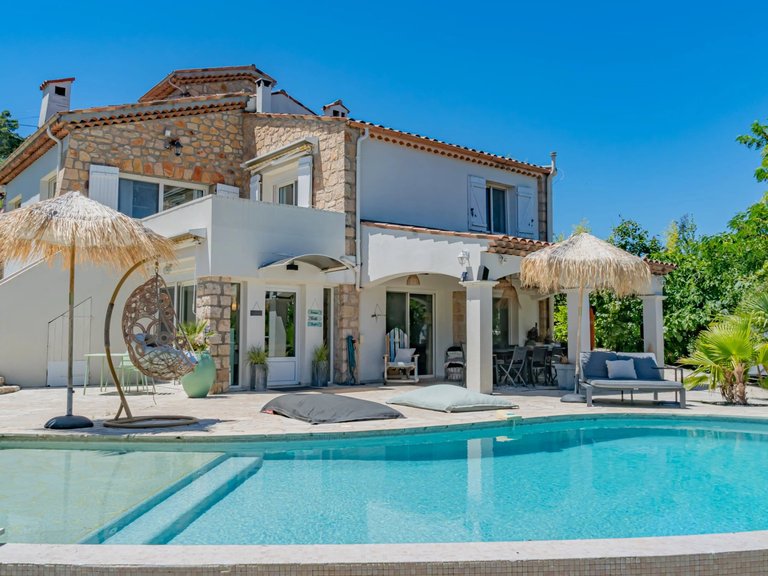Villa for Sale in Mandelieu La Napoule, Cannes Area 2