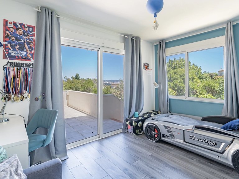 Villa for Sale in Mandelieu La Napoule, Cannes Area 13