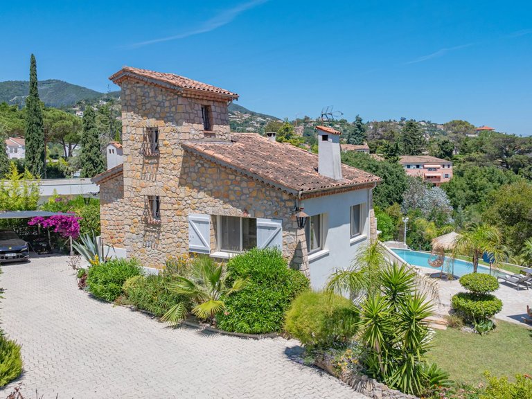 Villa for Sale in Mandelieu La Napoule, Cannes Area 6