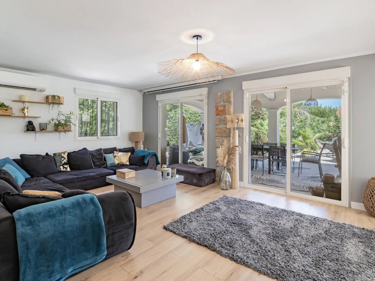 Villa for Sale in Mandelieu La Napoule, Cannes Area 7