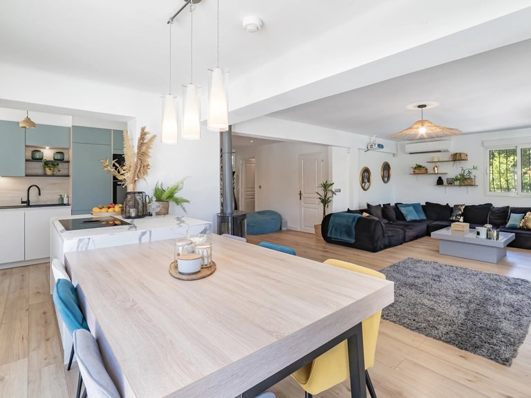 Villa for Sale in Mandelieu La Napoule, Cannes Area 9