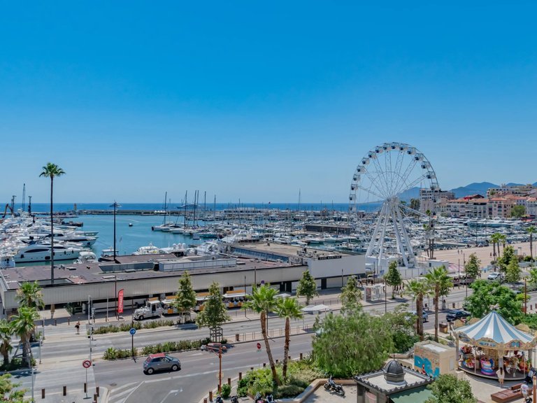 Apartment for Sale in Cannes, Cannes Area 11