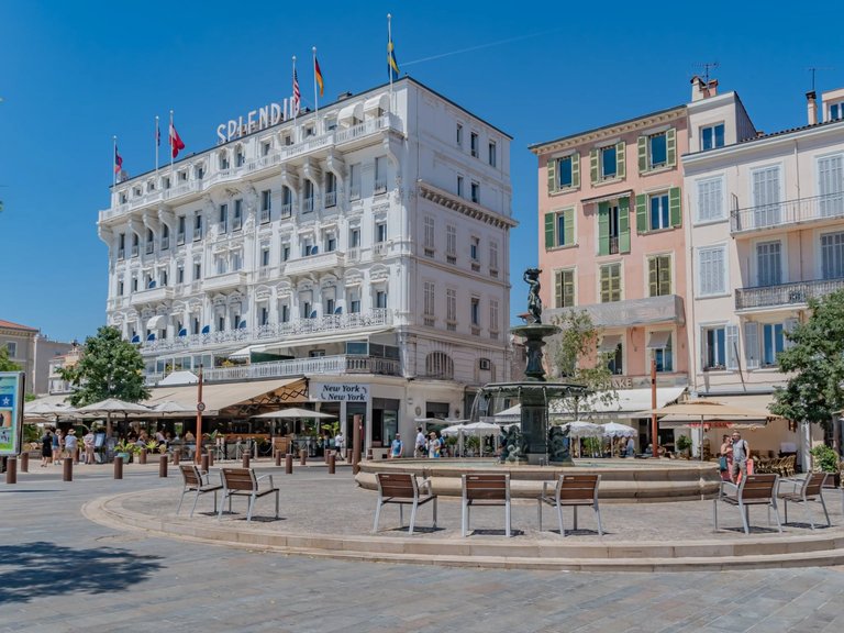 Apartment for Sale in Cannes, Cannes Area 9