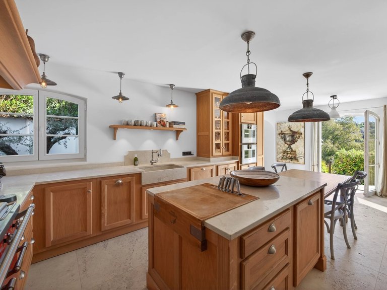 Villa for Sale in St Paul, Vence, St. Paul Area 14
