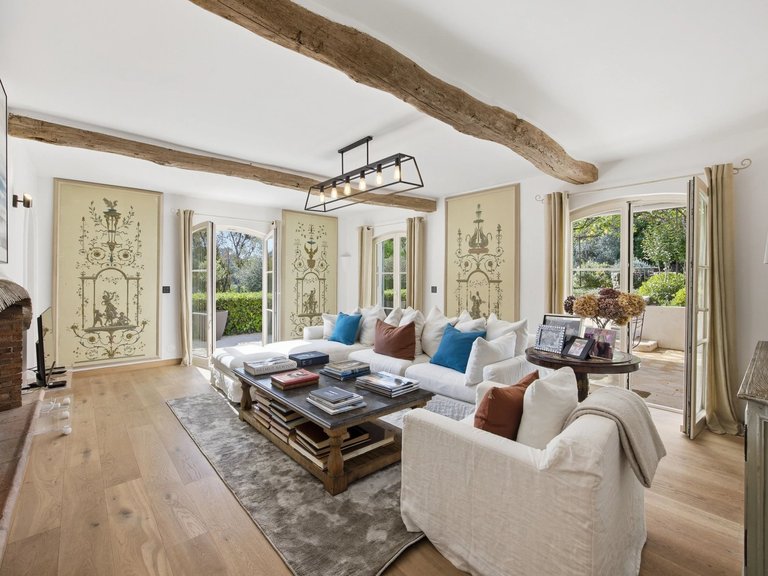 Villa for Sale in St Paul, Vence, St. Paul Area 7