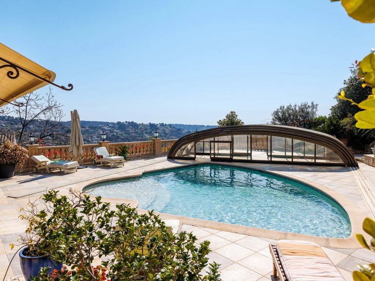 Villa for Sale in Vence, Vence, St. Paul Area 2