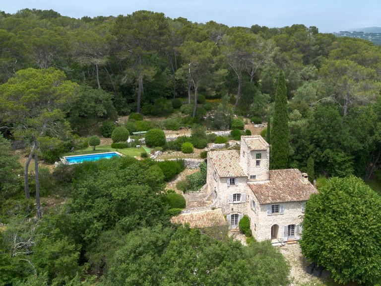 Villa for Sale in La Colle Sur Loup, Vence, St. Paul Area 3