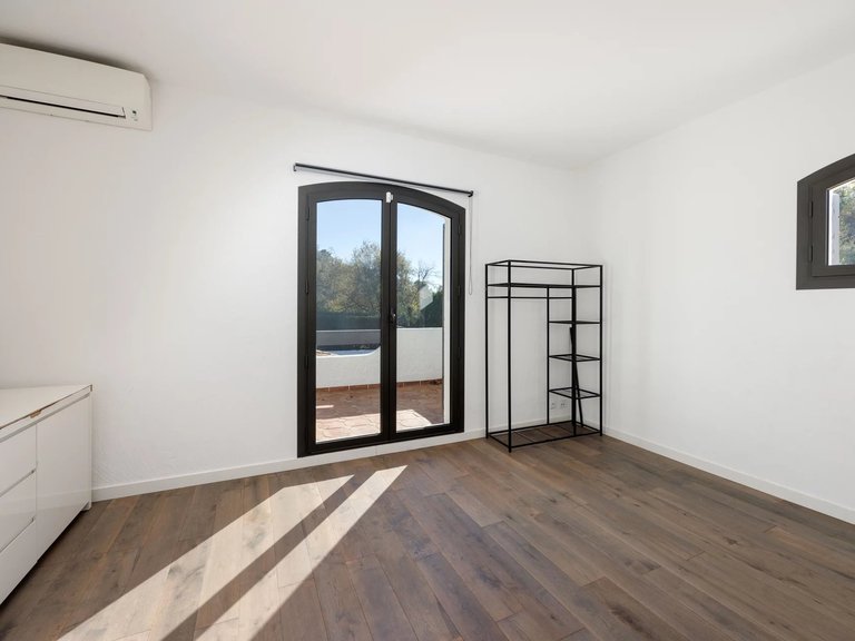 Villa for Sale in La Colle Sur Loup, Vence, St. Paul Area 12