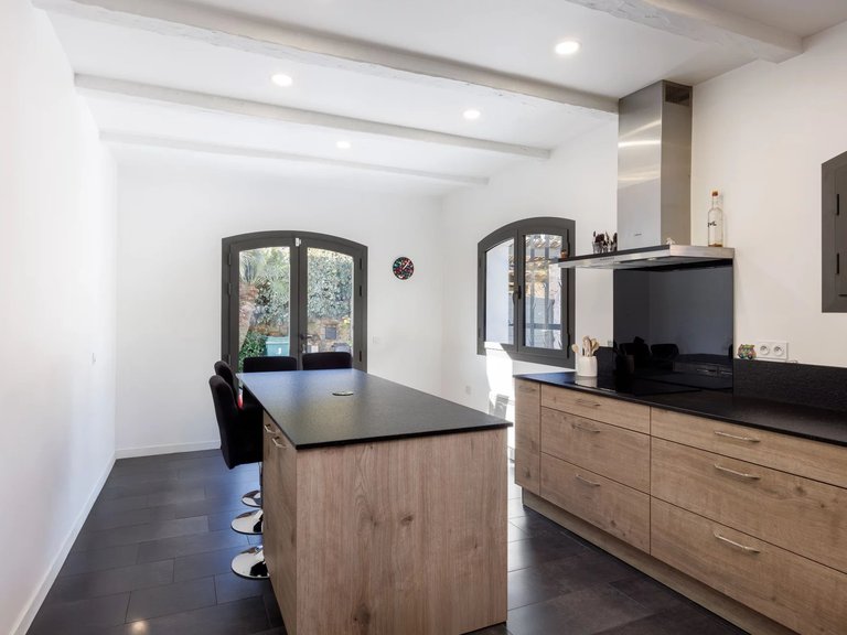 Villa for Sale in La Colle Sur Loup, Vence, St. Paul Area 9