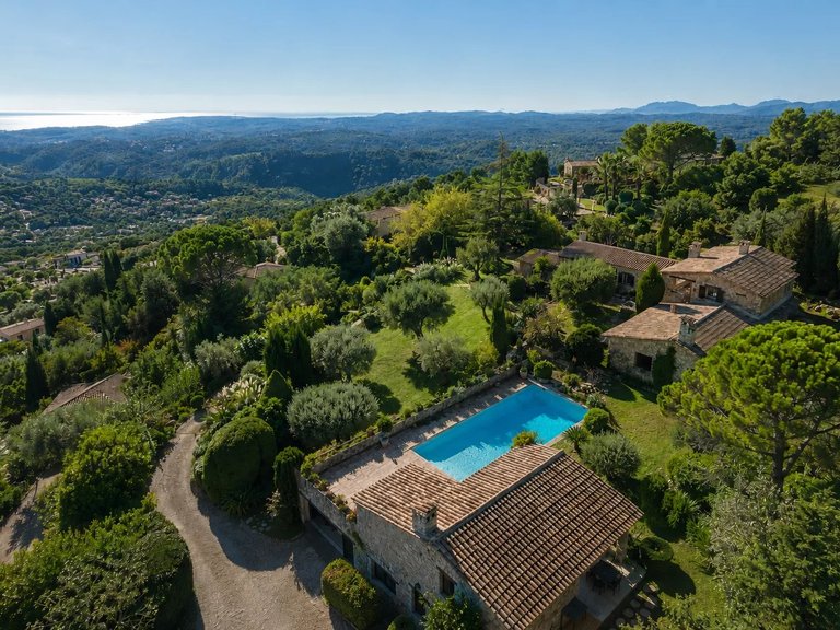 Villa for Sale in Tourrettes Sur Loup, Vence, St. Paul Area 3