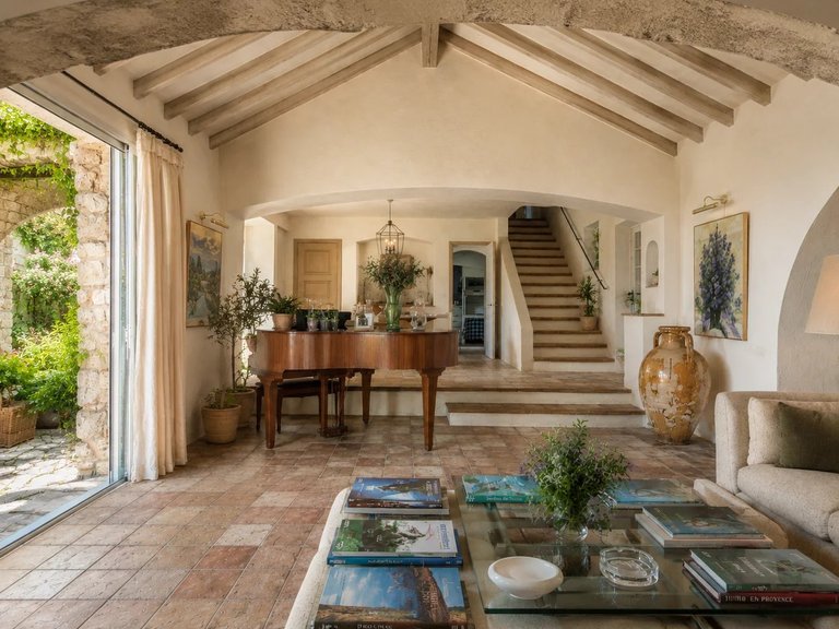 Villa for Sale in Tourrettes Sur Loup, Vence, St. Paul Area 9