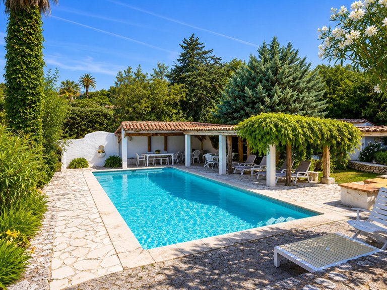 Villa for Sale in Vence, Vence, St. Paul Area 1
