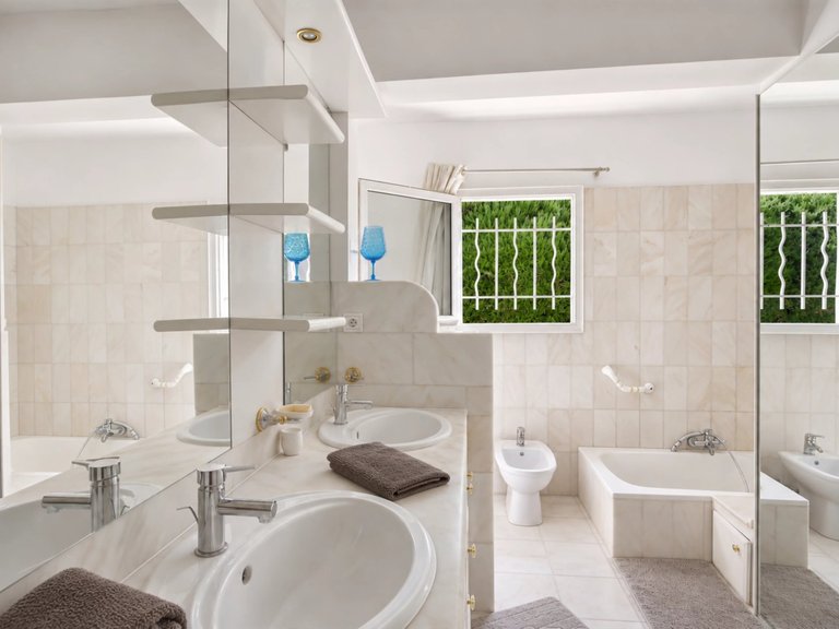 Villa for Sale in Vence, Vence, St. Paul Area 15