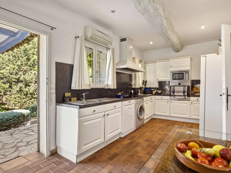Villa for Sale in Vence, Vence, St. Paul Area 8