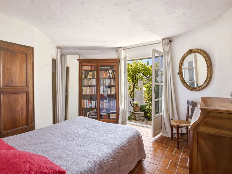 Villa for Sale in Vence, Vence, St. Paul Area 10