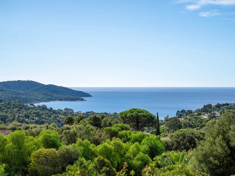 Villa for Sale in La Croix Valmer, St. Tropez, Grimaud Area 1
