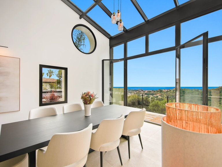 Villa for Sale in Cavalaire Sur Mer, Provence Coast (cassis To Cavalaire) 5